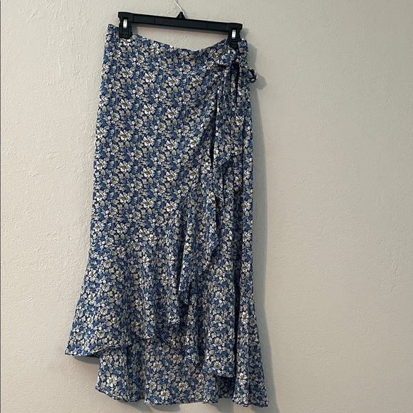 Max Studio Dresses & Skirts - Max Studio Blue Floral Midi Skirt Size M NWT